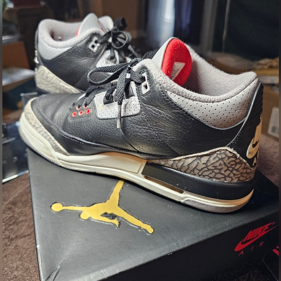 EUC KID'S NIKE AIR JORDAN 3 RETRO (GS) SIZE 6.5 YOUTH - Picture 3 of 9